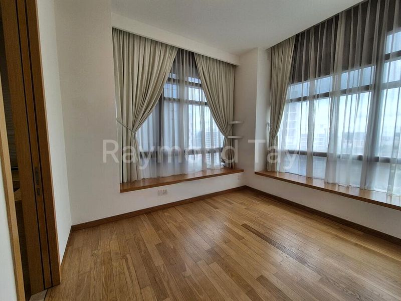 5 Bed Condo for Rent in  Nouvel 18 - Image 11